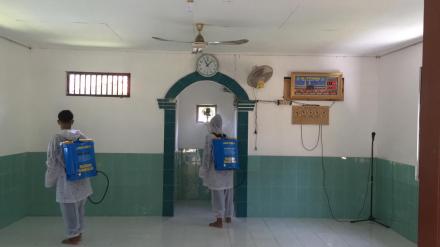 Penyemprotan Disinfektan di Tempat Umum Desa Karangtalun